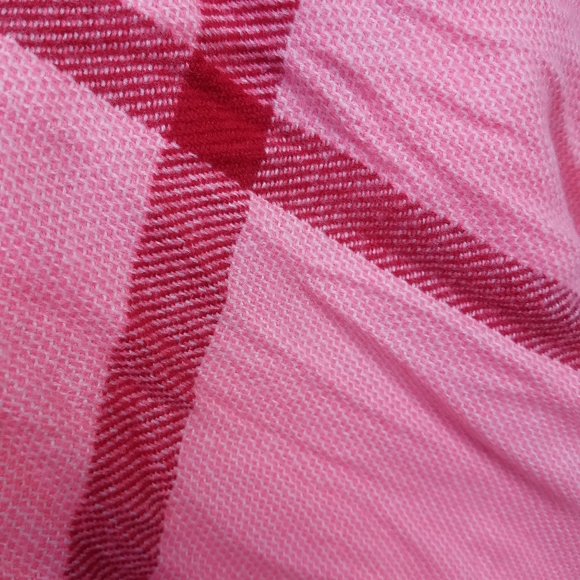 GAP Scarf. NWT - Picture 5 of 5